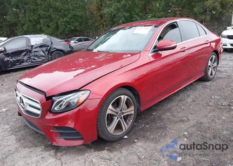 2020 Mercedes-Benz E 350 z USA, uszkodzony, nr VIN WDDZF8DB3LA719974